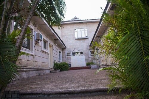 Whitehouse Exclusive Guest House