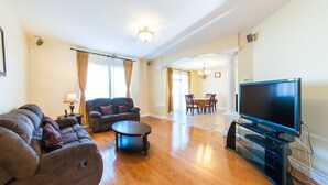 Unclassified image, 3 of 38, button - HB Guest Home 4 (Waterloo)