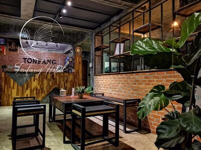 Tonfang Hotel