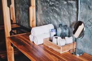 Dobbeltrom – standard | Skrivebord og wi-fi (inkludert)