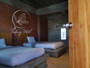 Standard Twin Room | Desk, free WiFi - Tonfang Hotel (Fang)