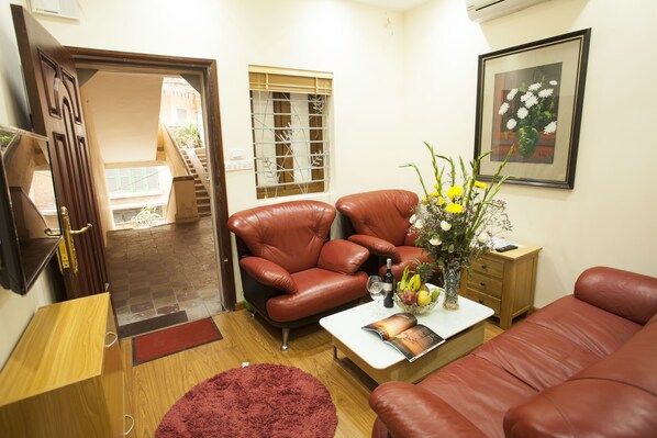 Deluxe House | Living area