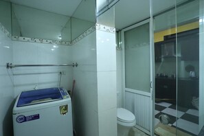 Deluxe Apartment, 2 Bedrooms, Balcony | Room amenity - Tuti Lakeside Homestay (Hanoi)