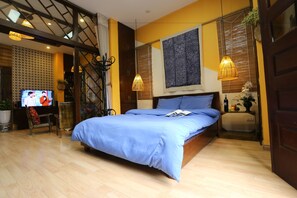 Deluxe Apartment, 2 Bedrooms, Balcony | 2 bedrooms, desk, iron/ironing board, free WiFi - Tuti Lakeside Homestay (Hanoi)