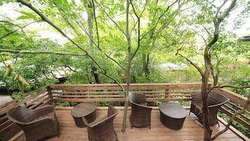 Hiên