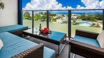 Sky Double Twin (Upper Floor, 55.1sqm, 2LDK) | Beach/ocean view