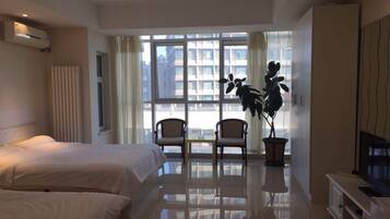 Grand-Zweibettzimmer, 2 Doppelbetten | Schreibtisch, Verdunkelungsvorhänge, kostenloses WLAN