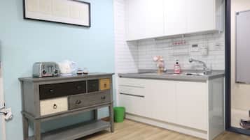 Family Room (503) | Private kitchenette | Fridge, microwave