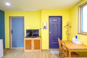 Classic Triple Room (203) | Sistema de insonorización, tabla de planchar con plancha, wifi gratis