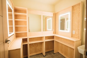 Soundproofing, iron/ironing board, free WiFi, bed sheets - Midtown Hostel (Daegu)