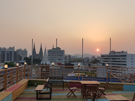 Vista desde la propiedad. Midtown Hostel