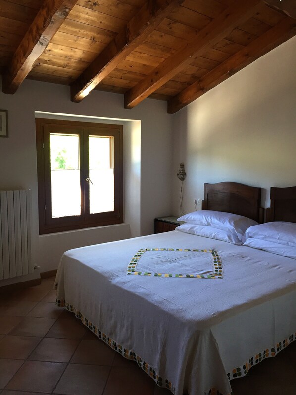 Perheparitalo, 1 makuuhuone (Apt 1) | Lisävuoteet, vuodevaatteet