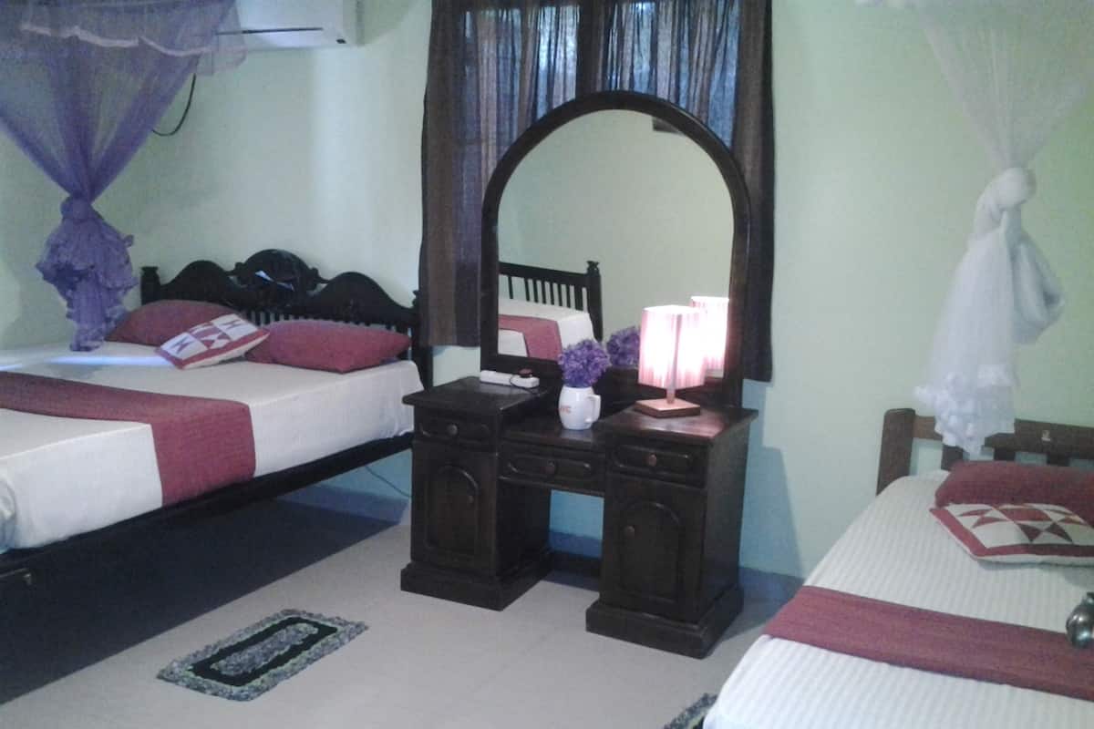 6 bedrooms, premium bedding, desk, soundproofing