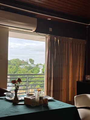 Honeymoon-Suite, Bergblick, Bergseite | Blick auf die Berge