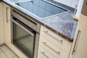 Køleskab, mikrobølgeovn, ovn, opvaskemaskine