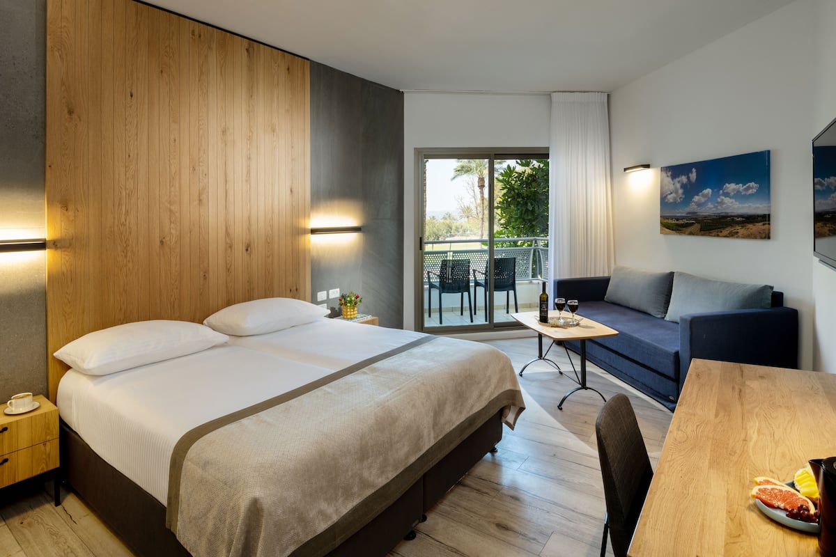Galilee Premium | 1 chambre, coffre-fort, bureau, rideaux d’obscurcissement