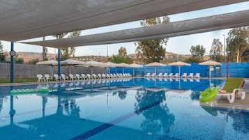 Outdoor pool, open 11:00 AM to 5:00 PM, sun loungers