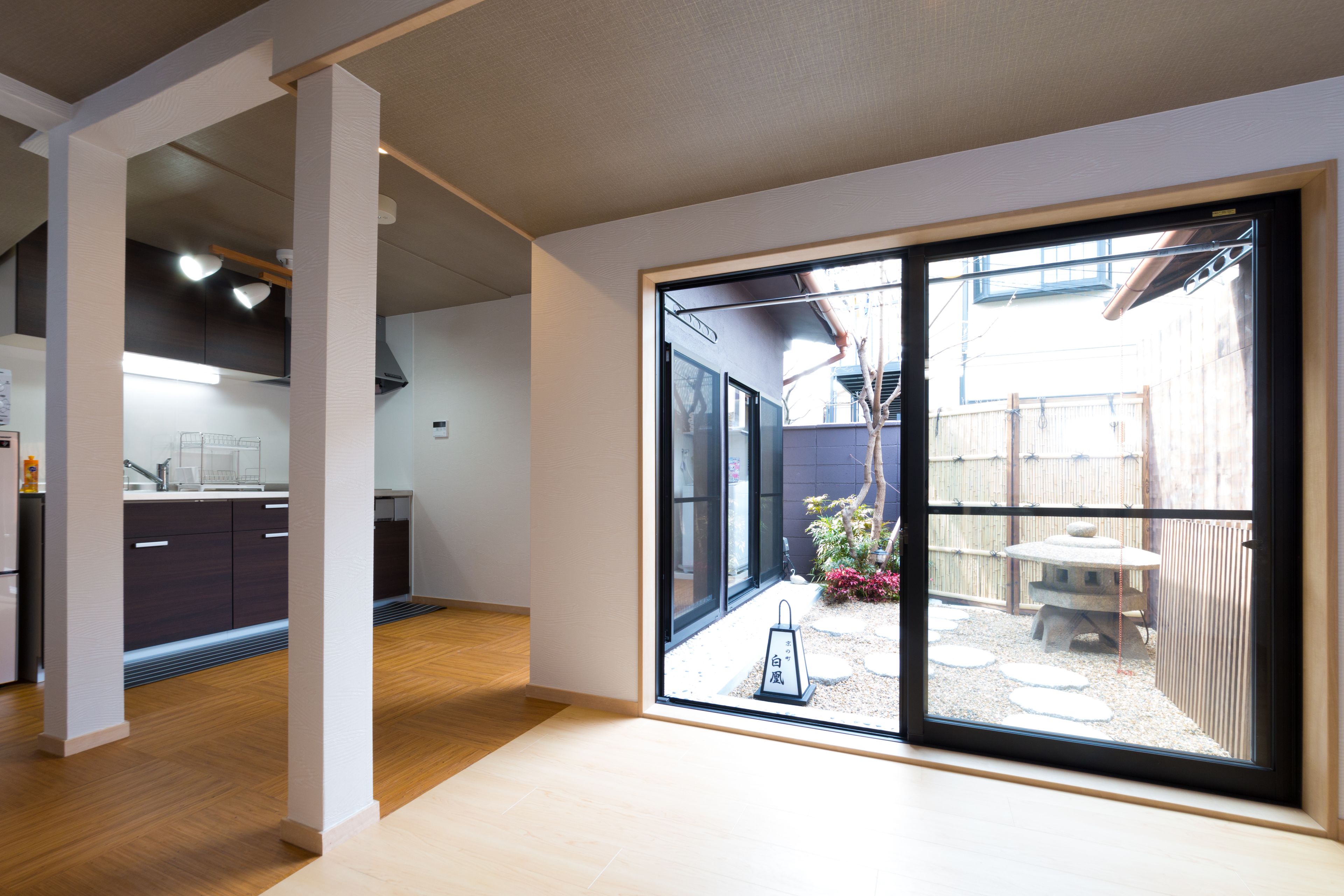 家庭客房 | 起居區 | 平面電視