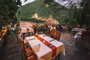 Breakfast served, local and international cuisine, alfresco dining 