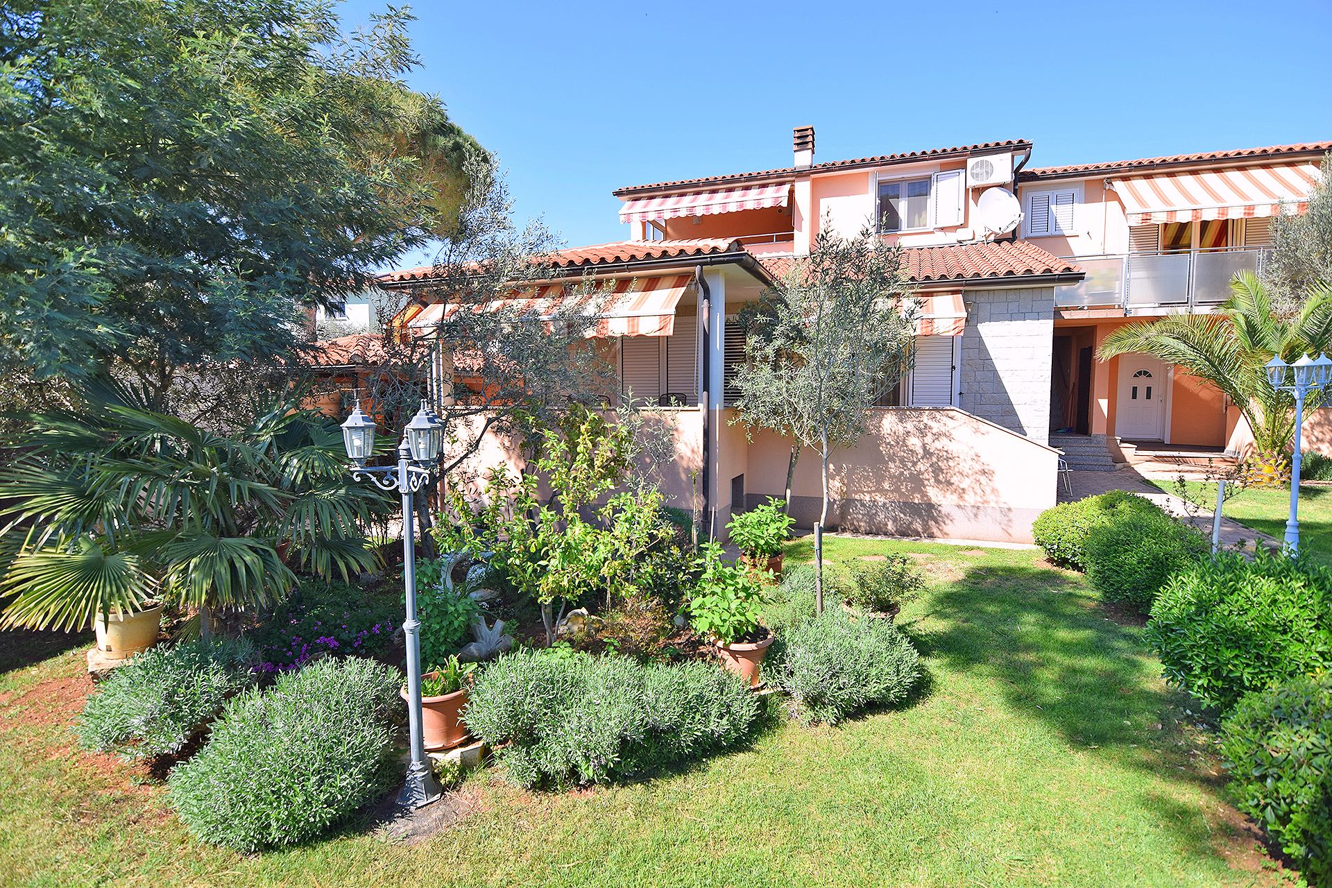 숙박 시설 정면