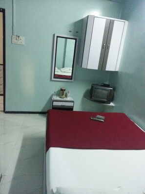 Standard Room, Smoking (Non AC) | Desk, rollaway beds, free WiFi - New Metro Guest House (Mumbai)
