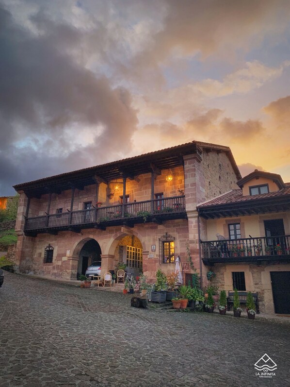 Front of property – evening/night
