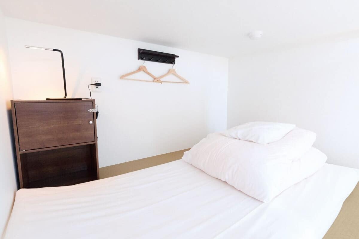 Edredones de plumas, wifi gratis, ropa de cama