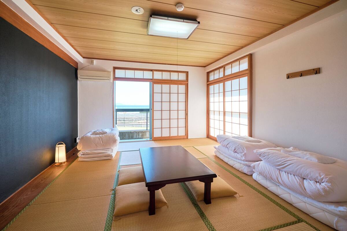 Habitación familiar, baño compartido (Japanese Style) | Edredones de plumas, wifi gratis, ropa de cama