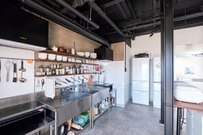 Fridge, microwave