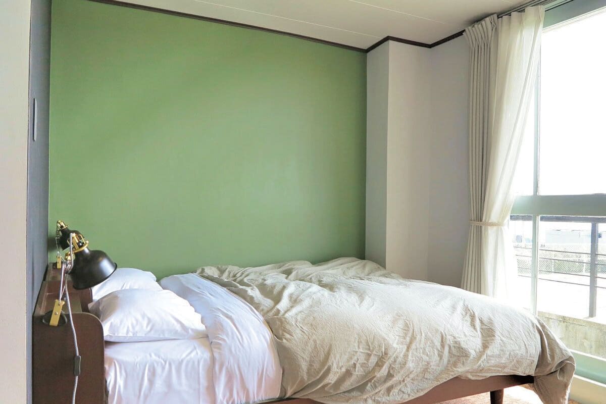Edredons de pluma, Wi-Fi de cortesia, roupa de cama
