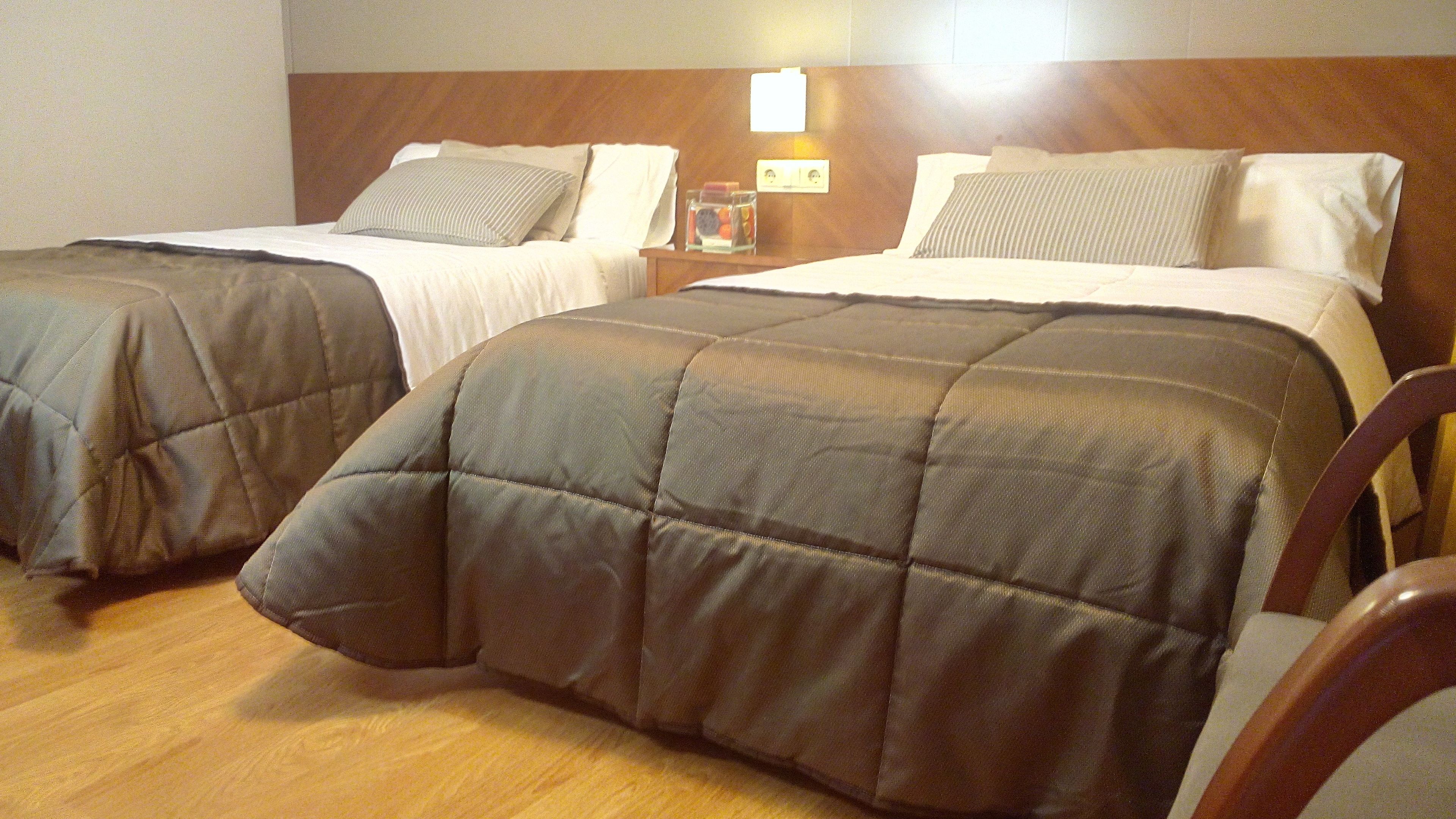 twin room | 1 bedroom, premium bedding, desk, iron/ironing board