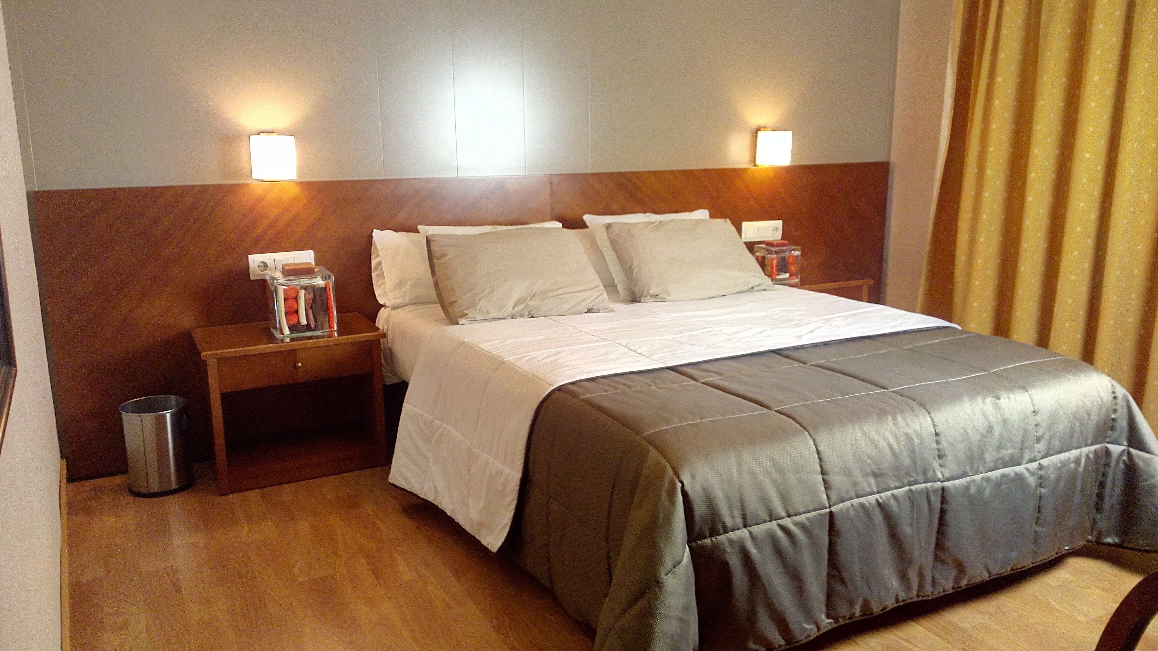 Double Room | Premium bedding, desk, iron/ironing board, free cots/infant beds