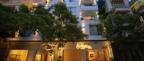 Mặt tiền nơi lưu trú