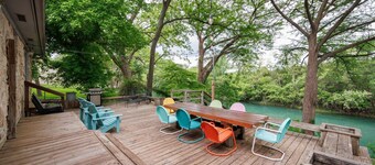 Maverick's River Haus- Spectacular Guadalupe Riverfront, Come and Enjoy!