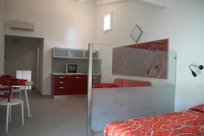 Triple Room | In-room safe, individually decorated, individually furnished, desk - Iride Guest House (Oristano)