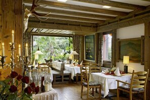 Free daily buffet breakfast - Hotel Bräutigams Weinstuben (Ihringen)