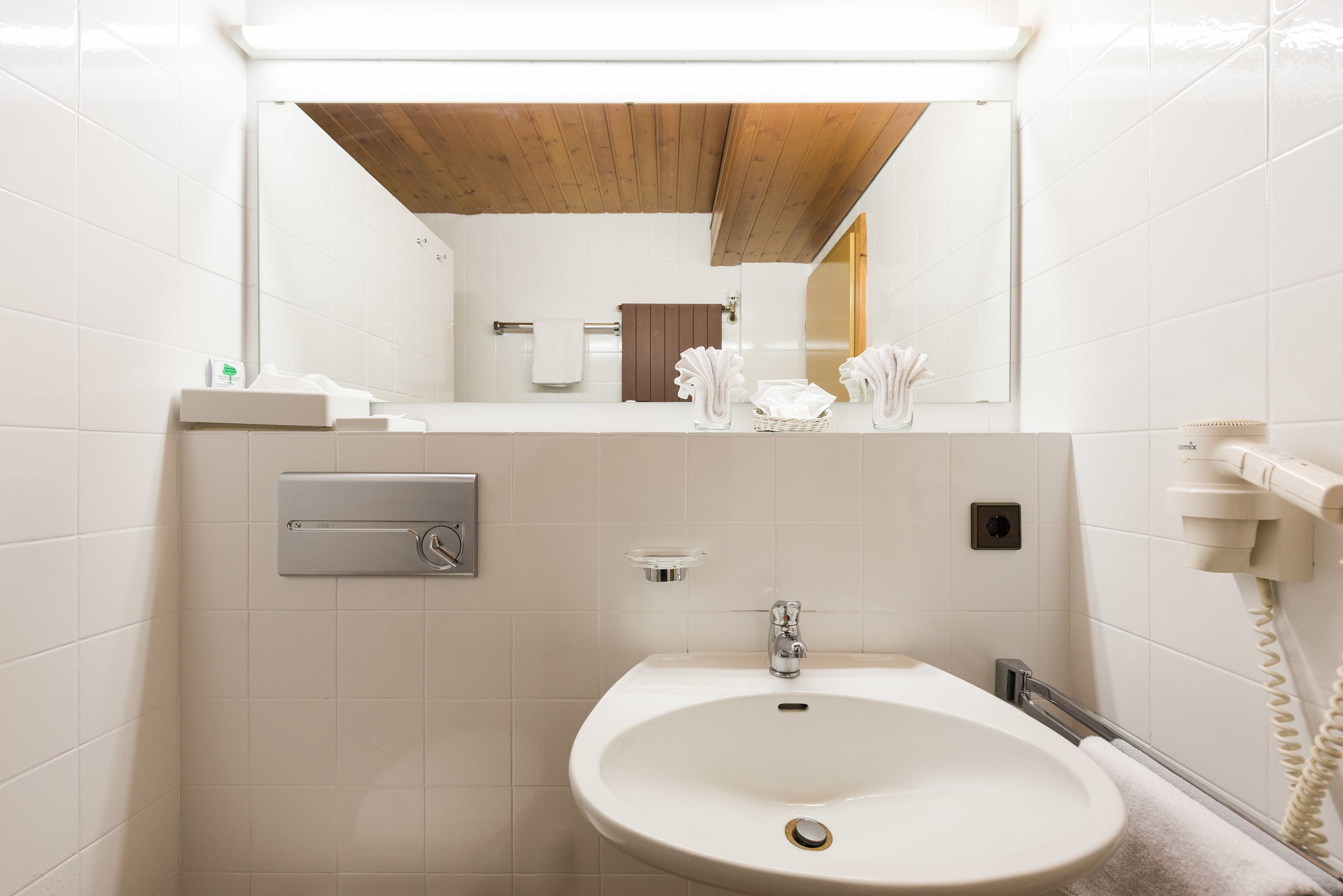 standard double room | in-room safe, desk, iron/ironing board, free wifi