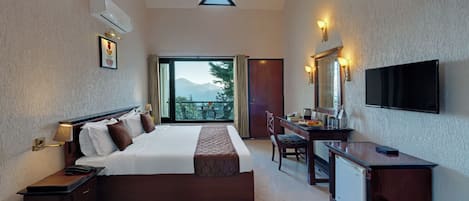 Deluxe-Zimmer (Valley View Room) | Minibar, Zimmersafe, Schreibtisch, schallisolierte Zimmer