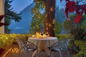 2 Restaurants, Mittagessen, Abendessen, internationale Küche