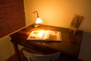 Duplex, 2 Twin Beds | Room amenity - Eleonora Room & Breakfast (Oristano)