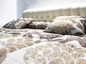 Deluxe Room | In-room safe, desk, cribs/infant beds, free WiFi - Eleonora Room & Breakfast (Oristano)