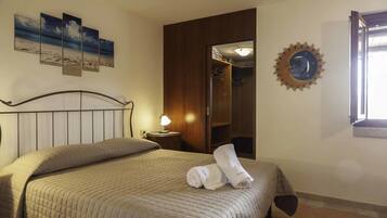 Panoramic Villa, 3 Bedrooms | 3 bedrooms, individually decorated, individually furnished