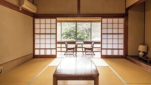 Interior - Izumiya Ryokan' Tawarayama Onsen (Nagato)