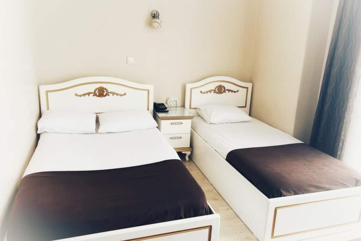 In-room safe, desk, free WiFi