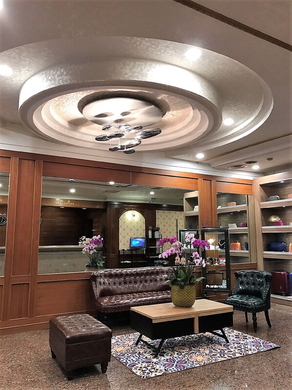 Lobby - Nanka Express Hotel (Chiayi City)
