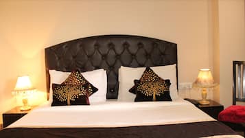 Deluxe Room | Egyptian cotton sheets, premium bedding, minibar, in-room safe