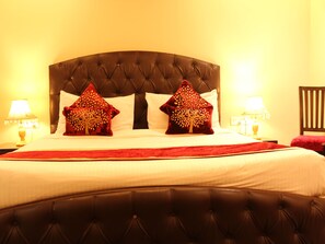 Superior kamer | Lakens van Egyptisch katoen, luxe beddengoed, een minibar
