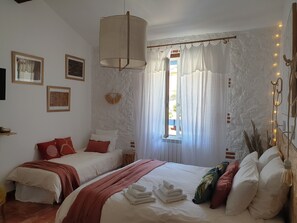 Quarto triplo (CAPCIR) | 1 quarto, roupas de cama premium, individualmente decorados