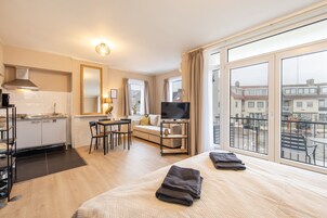 Superior Studio, Balcony | 2 bedrooms, free WiFi, bed sheets