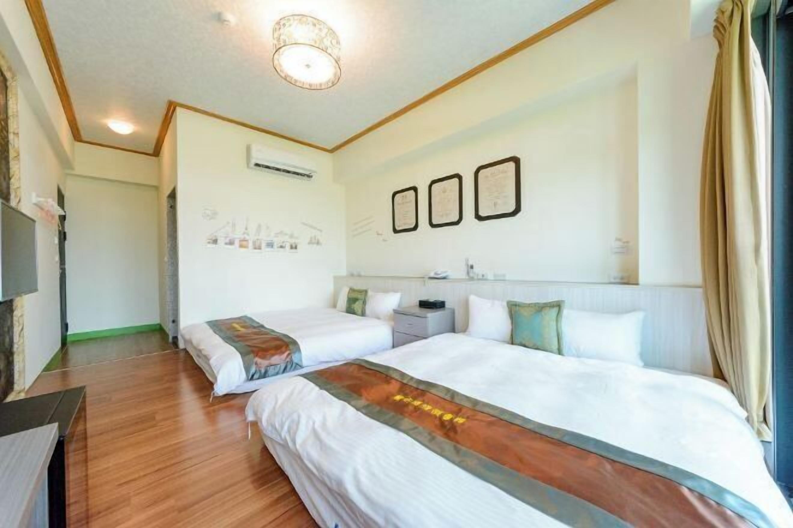 Desk, blackout drapes, soundproofing, free WiFi